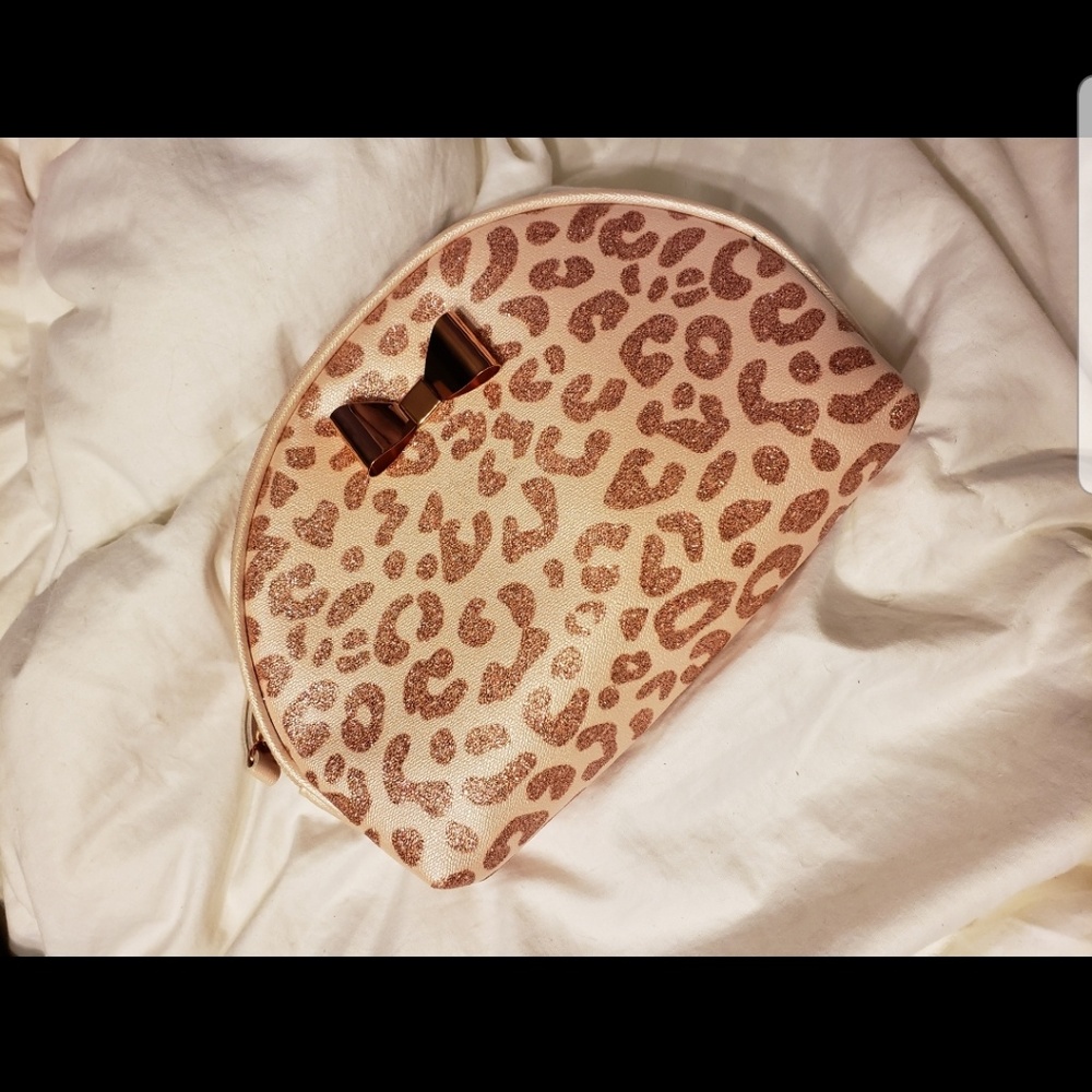 Cosmetic bag